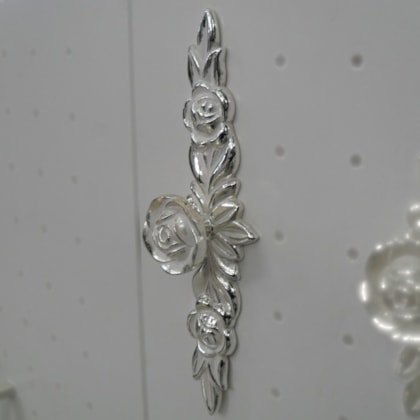 Puxador Floral Branco Provençal 165 com espelho grande