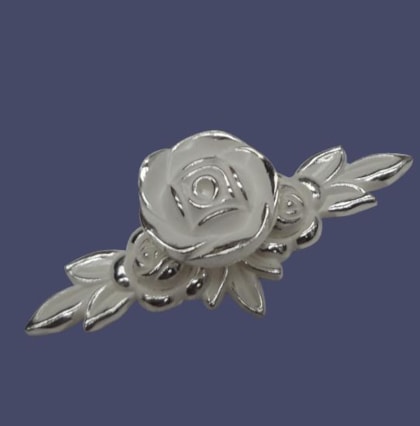 Puxador Floral Branco Provençal 165 com espelho médio